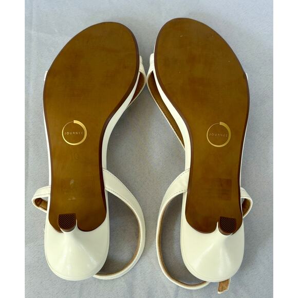 Journee Collection Women's Jemry Kitten Heel Sandals White Size 10M NWT - Picture 6 of 6